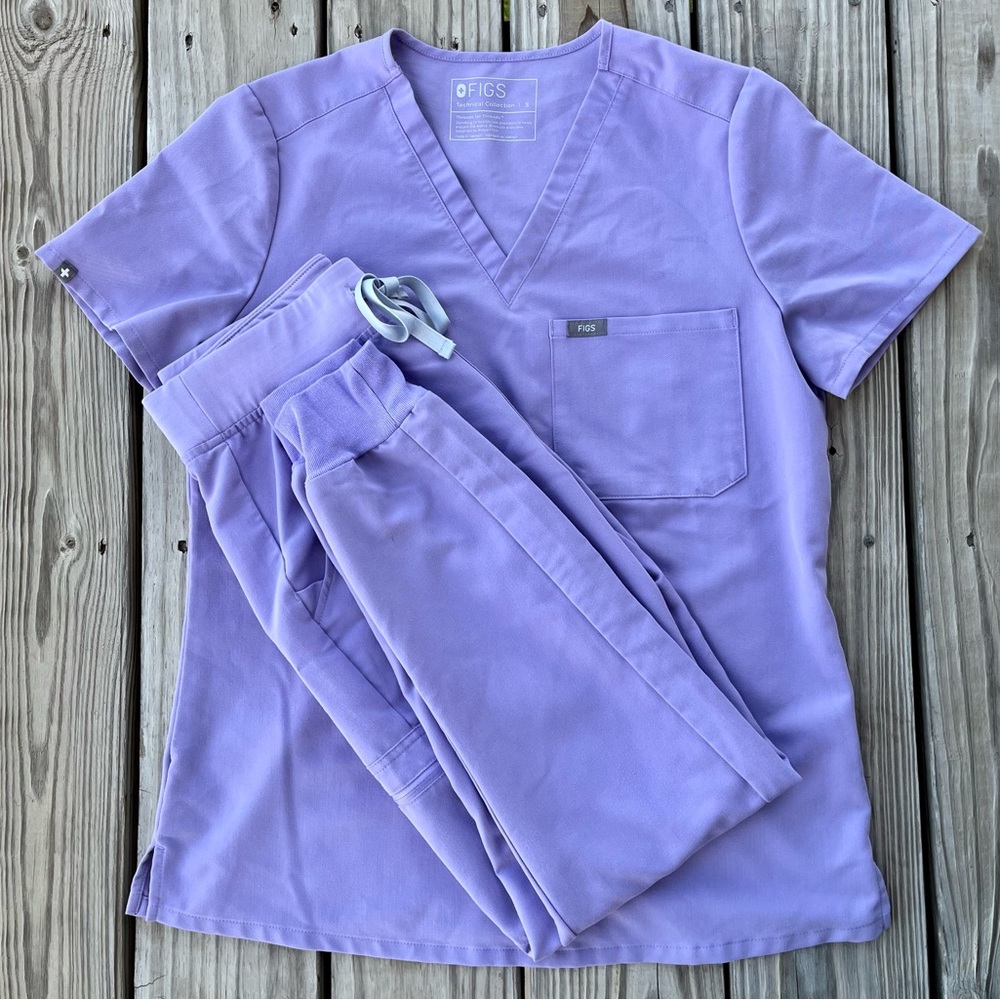 Women’s Figs Lavender Dew Scrub Set